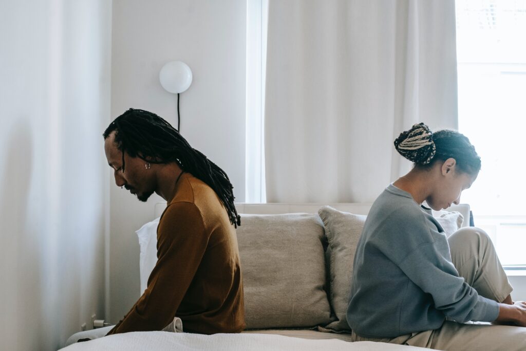 Casal com problemas, e chateados
